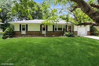 8825 W 48th St, Shawnee, KS 66203