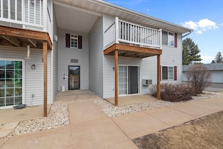 340 Sunset Rd Unit 3, Columbus, WI 53925