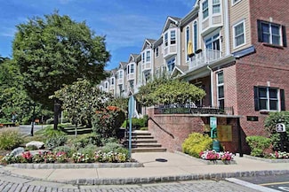 403 Kingston Ct, West New York, NJ 07093