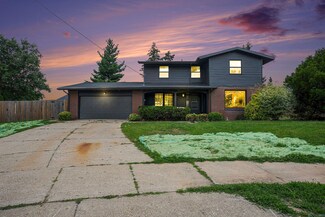 1277 Cricklewood St SW, Wyoming, MI 49509