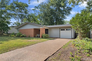 701 Chevron Dr, Saint Louis, MO 63125