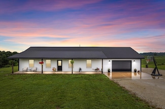 1155 Quail Spur Rd, Crane, MO 65633