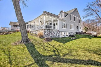 101 Lakeside Dr, Quincy, MI 49082