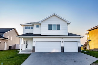 5726 Deb Dr W, West Fargo, ND 58078