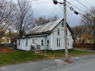11 Summer St, Skowhegan, ME 04976
