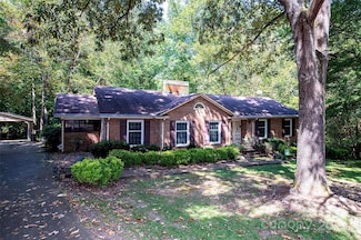 1316 Lake Way Dr, Charlotte, NC 28214