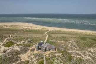 3 Oxcart Rd, Aquinnah, MA 02535