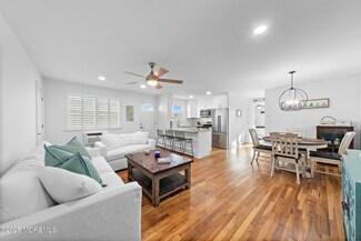 80 Wharfside Dr, Monmouth Beach, NJ 07750