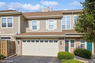 490 Keswick Ln, Carol Stream, IL 60188