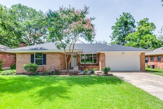 424 Royal Crest Dr, Richardson, TX 75081