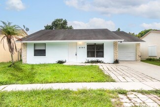 5790 Ithaca Cir E, Lake Worth, FL 33463