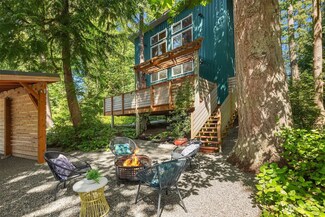 674 Moji Ln NW, Bainbridge Island, WA 98110