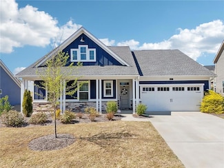 627 Michigan Cir, Hoschton, GA 30548