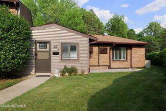 20 Lexington Ct, Red Bank, NJ 07701