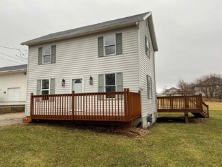 1505 S Rawleigh Ave, Freeport, IL 61032