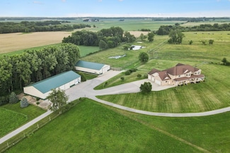 6410 N Butler Rd, Cedar Falls, IA 50613