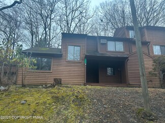 233 Sedburgh Ct, Bushkill, PA 18324