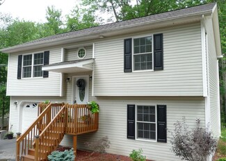 122 Beaver Slide Dr, Drums, PA 18222