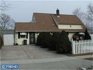 38 Needlepine Ln, Levittown, PA 19054
