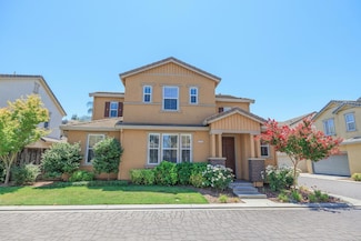 2512 Cottage Pointe Dr, Riverbank, CA 95367