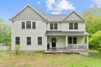 81 Maple Wood Dr, Brewster, NY 10509
