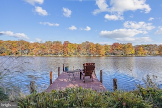 1600 Greenbriar Ct, Reston, VA 20190