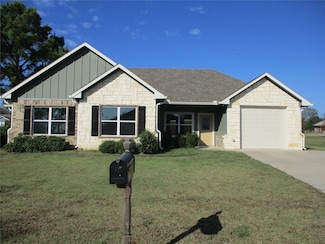 207 Mill St, Emory, TX 75440