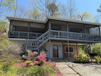 605 Lakeshore Dr, Franklin, NC 28734
