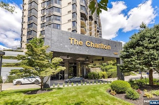 1265 15th St Unit 15D, Fort Lee, NJ 07024