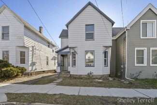 1036 Logan St SE, Grand Rapids, MI 49506