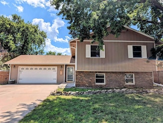 512 Oaklane St, McPherson, KS 67460