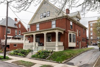 208 Vaughan St, Portland, ME 04102