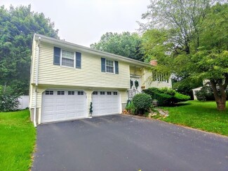 22 Geraldine Dr, Wellesley Hills, MA 02481