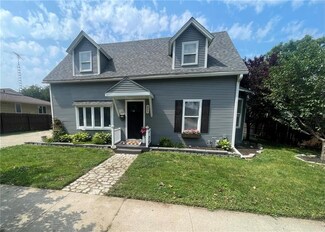 805 E Montgomery St, Knoxville, IA 50138