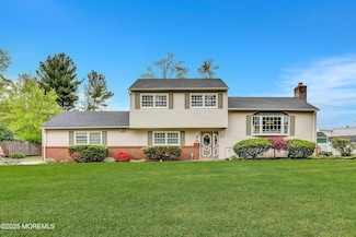 13 Winston Dr, Middletown, NJ 07748