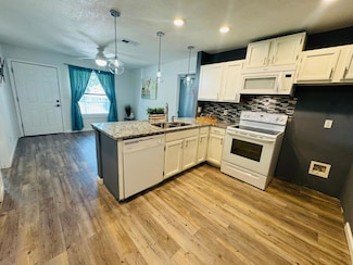 1624 Aquarena Springs Dr Unit 154, San Marcos, TX 78666