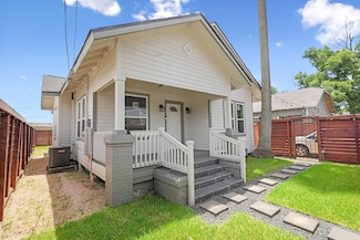 2214 Brackenridge St, Houston, TX 77026