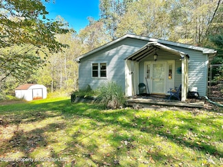 133 Upcreek Ln, Tunkhannock, PA 18657