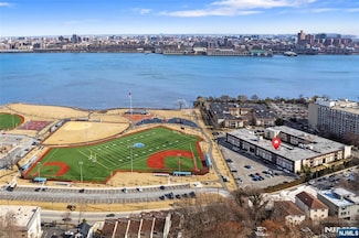 1111 River Rd Unit D5, Edgewater, NJ 07020