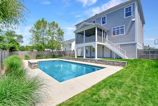 40 Fairfield Beach Rd, Fairfield, CT 06824