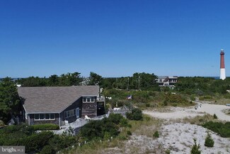 2 W 3rd St, Barnegat Light, NJ 08006