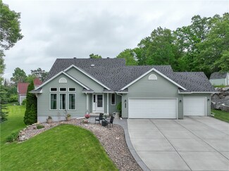 1230 Amanda Ct, Eau Claire, WI 54703
