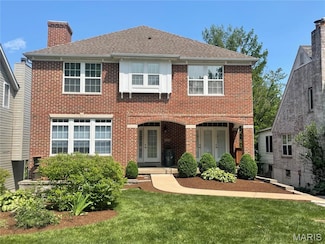 520 East Dr, Saint Louis, MO 63130