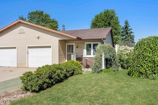 2407 S Schaefer St, Appleton, WI 54915