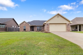 3508 Carriage Point Dr, Durant, OK 74701