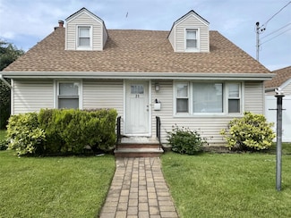 21 W Marshall St, Hempstead, NY 11550