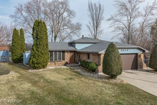 8916 Beacon Ct, Orland Hills, IL 60487