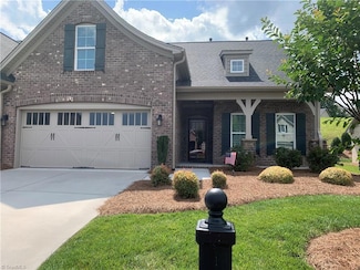 703 Plantation Village Dr, Clemmons, NC 27012