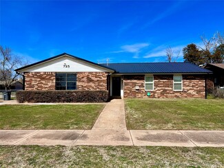 725 W 20th St, Tulsa, OK 74107