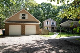 196 Chestnut St, Uxbridge, MA 01569